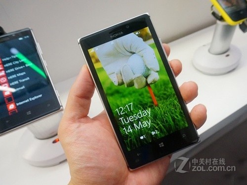 体验流畅新颖WP8系统 诺基亚925抢购啦-诺基