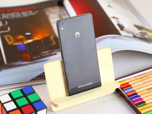 独特侧边耳机孔设计 华为Ascend P6促销-华为