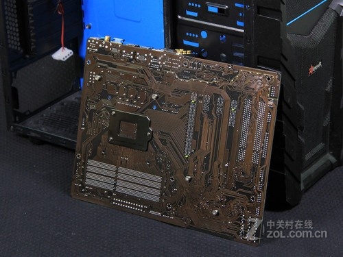 技嘉g1.sniper b5主板带有4个原生的sata 3.0高速接口,2个...