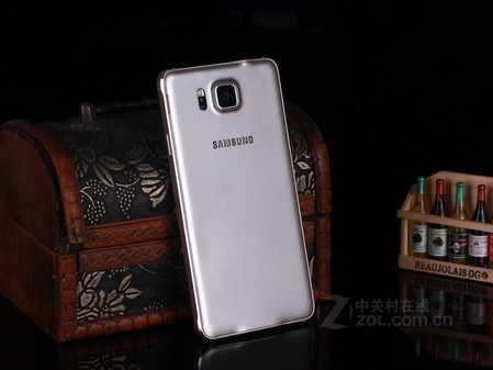 新品双4G网络 三星Galaxy Alpha仅3340元-三星