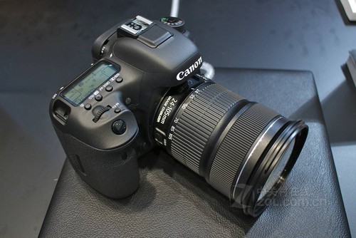 摄影达人必备 佳能7D2青岛促销价9150元-佳能