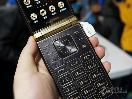 双屏高端商务机 三星 w2015报价10800元