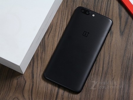 配置强大 一加5全网通64GB现货报3088元