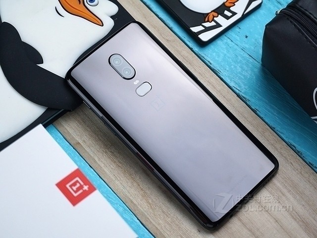 武汉一加6高配8G+128G现货报价3800元