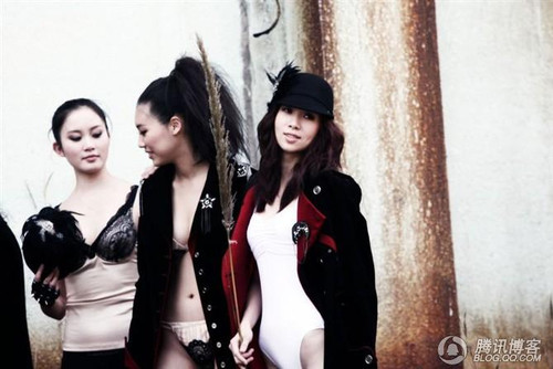 T裤貂蝉曝光《男人装》只能偷拍作为珍藏 T裤貂蝉曝光《男人装》只能偷拍作为珍藏