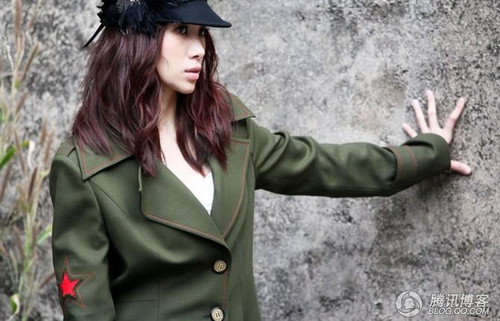 T裤貂蝉曝光《男人装》只能偷拍作为珍藏 T裤貂蝉曝光《男人装》只能偷拍作为珍藏