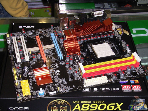 ��������+˫������ ����ħ��890GX��699 