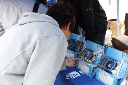 热情挡不住 影驰山东建筑大学依旧火爆_影驰 