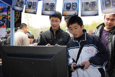 热情挡不住 影驰山东建筑大学依旧火爆_影驰 