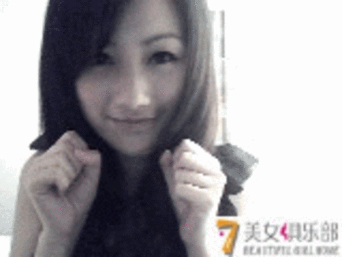 美女超萌可怜表情分享展示