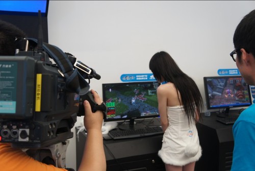 高 龙 之 皇冠 女巫 cj 图 宽 430x600 高 龙 之 皇冠 女巫 ...