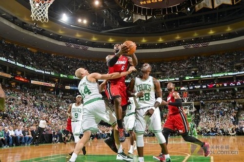 nba2k詹姆斯逆天数据 半场30分创生涯纪录_N