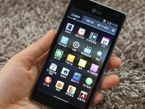 4.7寸ips屏幕 lg p880超值价仅1999元