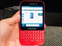 触摸屏+QWERTY键盘 BB10系统黑莓Q5图赏