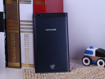 超窄便携娱乐更爽 蓝魔i8平板合肥优惠