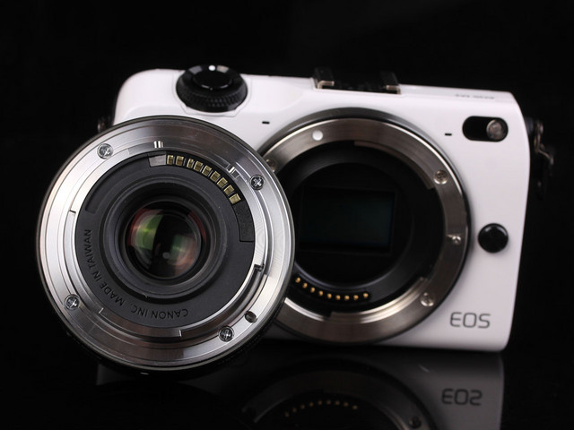 闪光灯套机 佳能m2(18-55mm)青州促销-佳能 eos m2套机(ef-m 18-55mm,