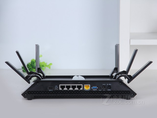 NETGEAR R8000 ӿͼ 