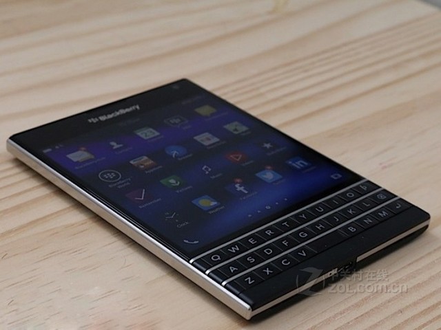 经典低价黑莓q30全新机热卖1399元