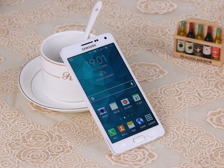 三星galaxy a5黑白双色义乌低价仅2400元