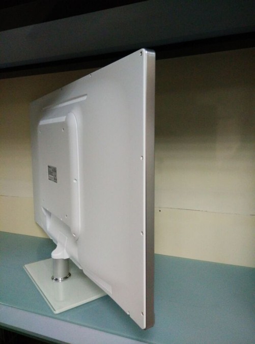 31.5寸网吧显示器wescom e3219g到货