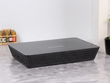 NETGEAR R6220 外观图 