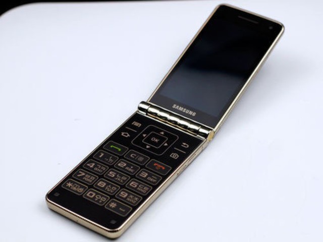 尽显奢华 三星i9235手机青岛售3550元