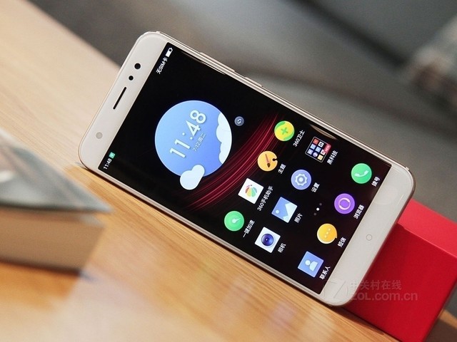 5000mAh���������� 360�ֻ�N4S��1299Ԫ 