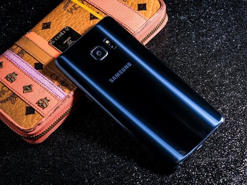 图为:三星 galaxy note   背面