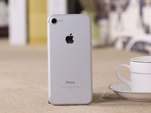 图为:苹果 iphone   背面