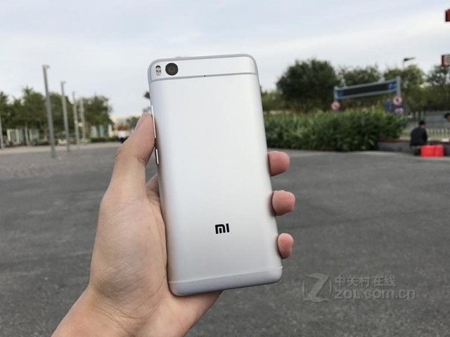 新品到货促销 小米5S标配版1999元 新品到货促销 小米5S标配版1999元