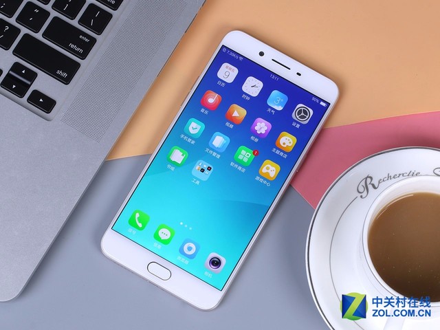 时尚大屏 OPPO R9S Plus 南宁3499 到店立减300 时尚大屏 OPPO R9S Plus 南宁3499 到店立减300