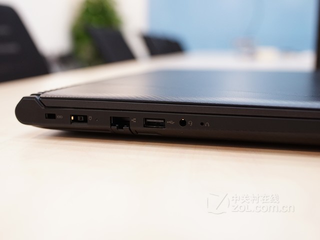 �Լ۱���Ϸ��R720-15IKBNBKC  ���ձ���4800Ԫ 