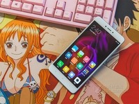 采用弧形玻璃 红米note4x报价955元
