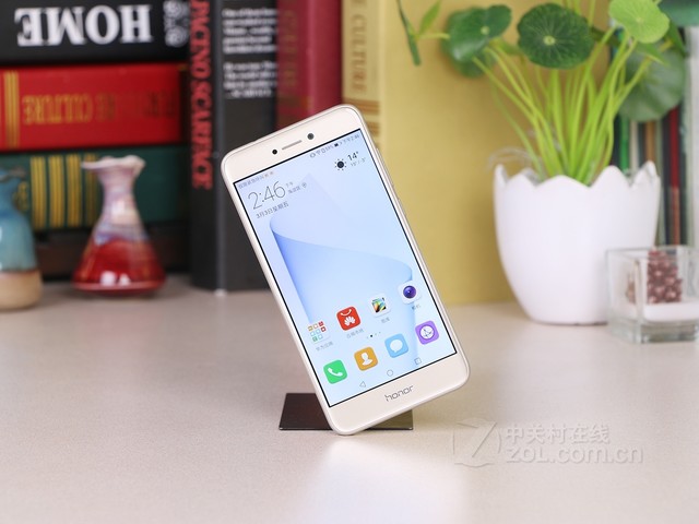 时尚外观华为荣耀8青春版淄博1500元