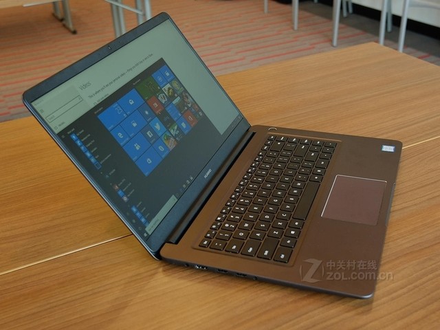�¿�ʼǱ� ��ΪMateBook D���ϴ��� 