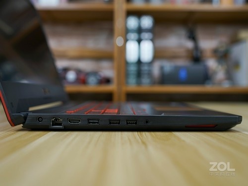 华硕笔记本fx86fe8300作为一款上市不久的时尚笔记本,在外观设计方面