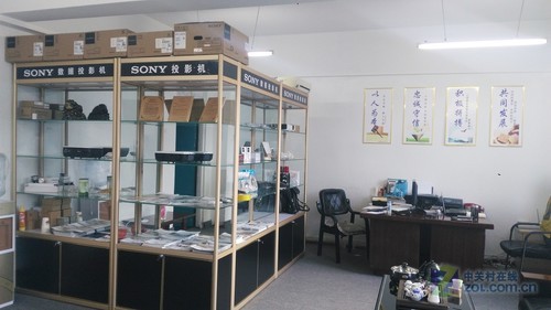 2银川索尼EW256便携教育投影机5600元 