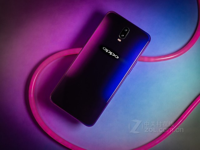渐变时尚 OPPO R17新品手机烟台尝鲜