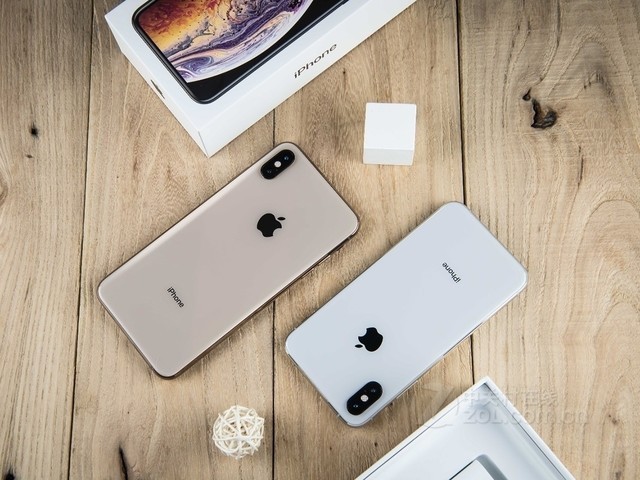 iphonexs max对比iphone15 cevE5lfHNuwgw.jpg