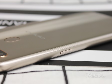 OPPO A7售1599元 支持分期付购机送好礼 OPPO A7售1599元 支持分期付购机送好礼