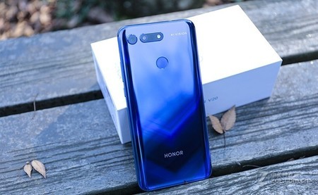 荣耀V20长沙促销价2099元 同城送到手