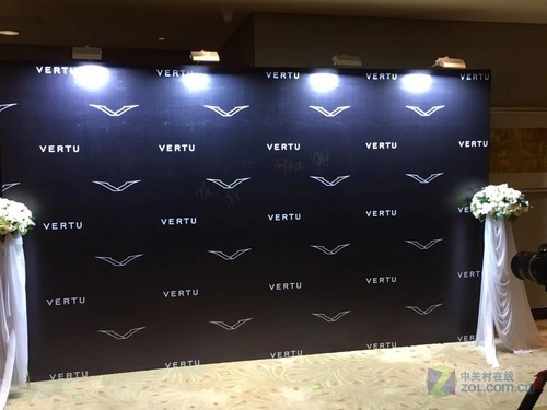 图为  新品发布会现场背景签名墙【参考报价】12999元【商家名称】蓝