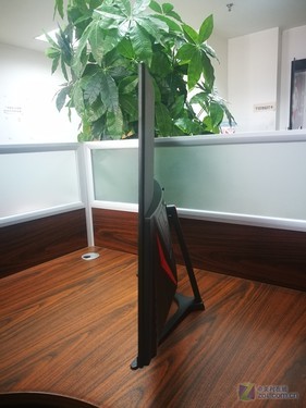 WESCOM 31.5寸曲面电竞显示器E300特价来袭 