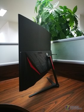 WESCOM 31.5寸曲面电竞显示器E300特价来袭 