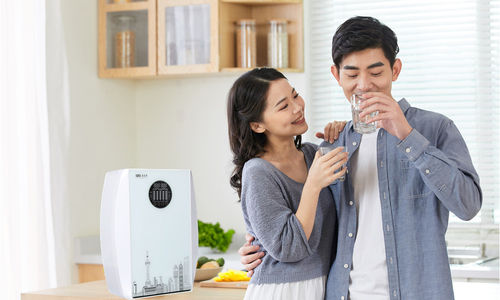 饮用水配送行业动态：从水源到餐桌的全链条服务