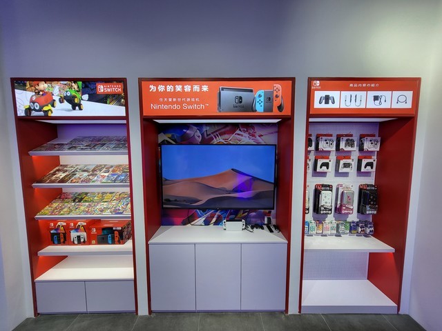 任天堂 索尼游戏机青岛第六家体验店开业 各种好礼