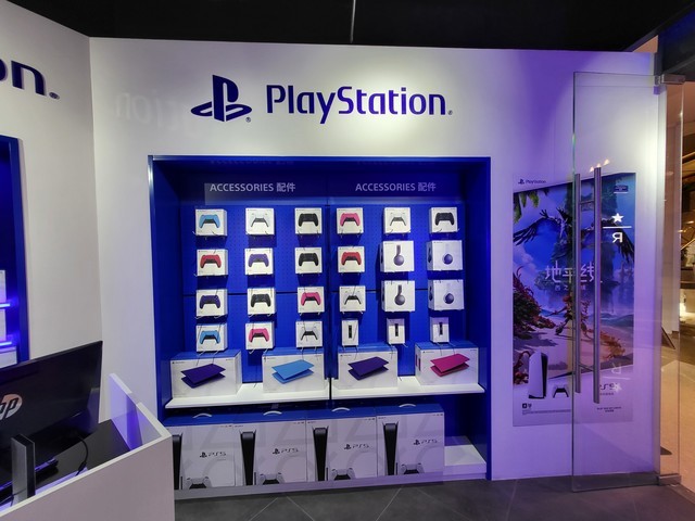 任天堂 索尼游戏机青岛第六家体验店开业 各种好礼