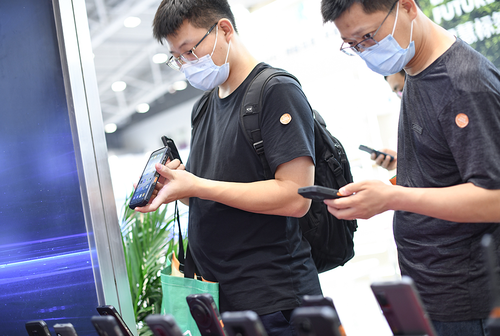 5G���նˣ�5Gǿ���ܣ�AORO����A18���Ρ�5G�������š�����2022 ����������չ 