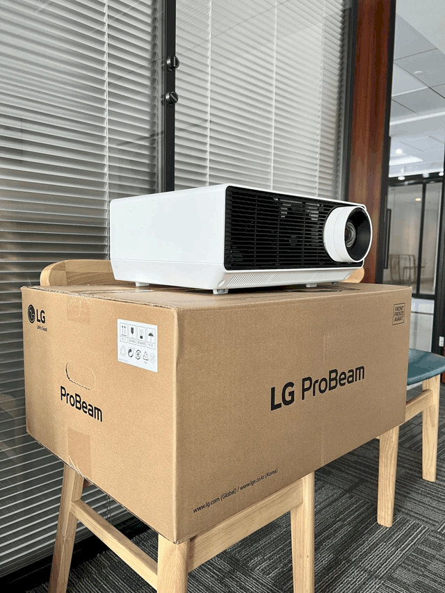 LG BU50NST  LG BU50NST