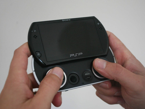 滑盖外形手感舒适 索尼psp go长沙960元 原创